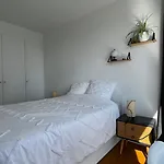 2 Private Bedrooms, Montparnasse Station Quarto em Acomodações Particulares