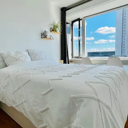 2 Private Bedrooms, Montparnasse Station Quarto em Acomodações Particulares Paris