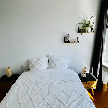 2 Private Bedrooms, Montparnasse Station Privat bolig