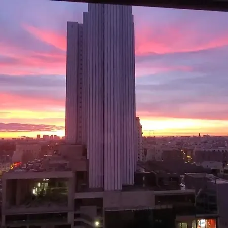 Privat bolig 2 Private Bedrooms, Montparnasse Station *