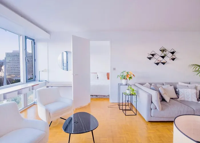 2 Private Bedrooms, Montparnasse Station 民宿 *