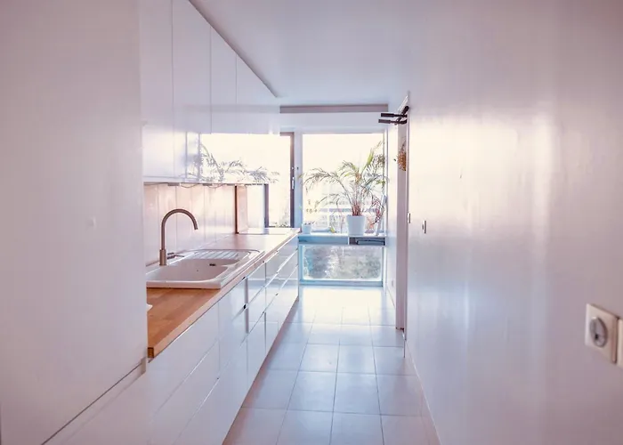 2 Private Bedrooms, Montparnasse Station 巴黎