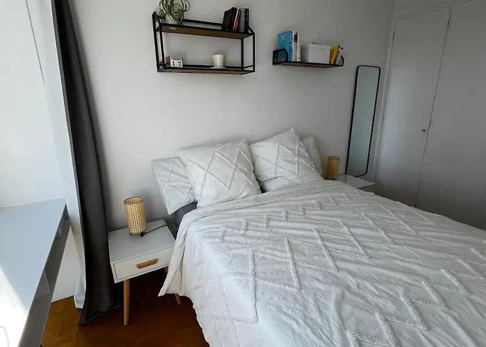 2 Private Bedrooms, Montparnasse Station 巴黎