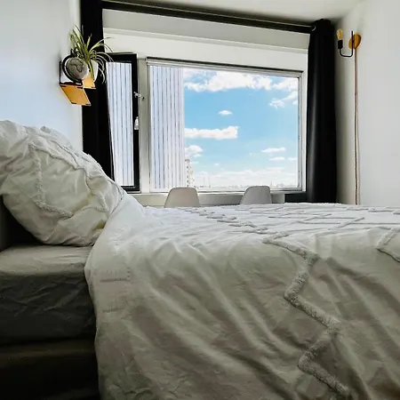 2 Private Bedrooms, Montparnasse Station منزل للإقامة باريس